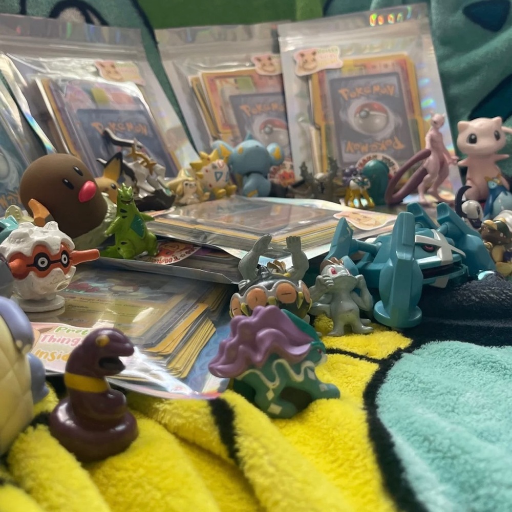 Lot of 5 Mystery Packs!